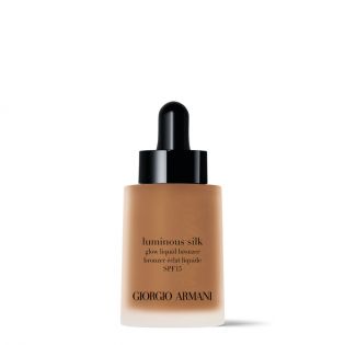 ROZŚWIETLAJĄCY JEDWABNY BRONZER W PŁYNIE