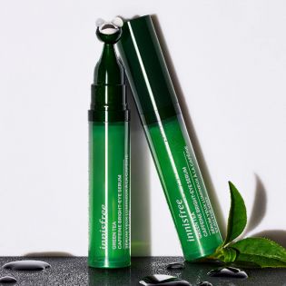 Serum rozświetlające pod oczy z zieloną herbatą i kofeiną