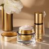 Re-Nutriv Ultimate Diamond Sculpted Transformation Creme Nawilżający krem ​​do twarzy